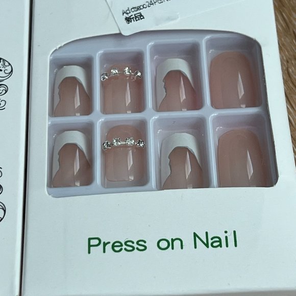 2 Packs Press On Nails Matte Pink Nails + French Mani Crystal Design NWT - Picture 5 of 6